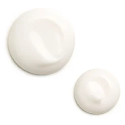 Clarins Bright Plus Moisturising Emulsion -Sigma Store Bright Plus 80083016 2022 Bright Pus Emulsion Texture White Background RVB