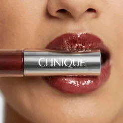 Clinique Pop Plush Creamy Lip Gloss- Black Honey Pop 4.5ml -Sigma Store Clinique Black Honey Pop face