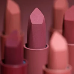 Huda Beauty Power Bullet Matte Lipstick -Sigma Store Huda Beauty Power Bullet Matte Lipstick closeup