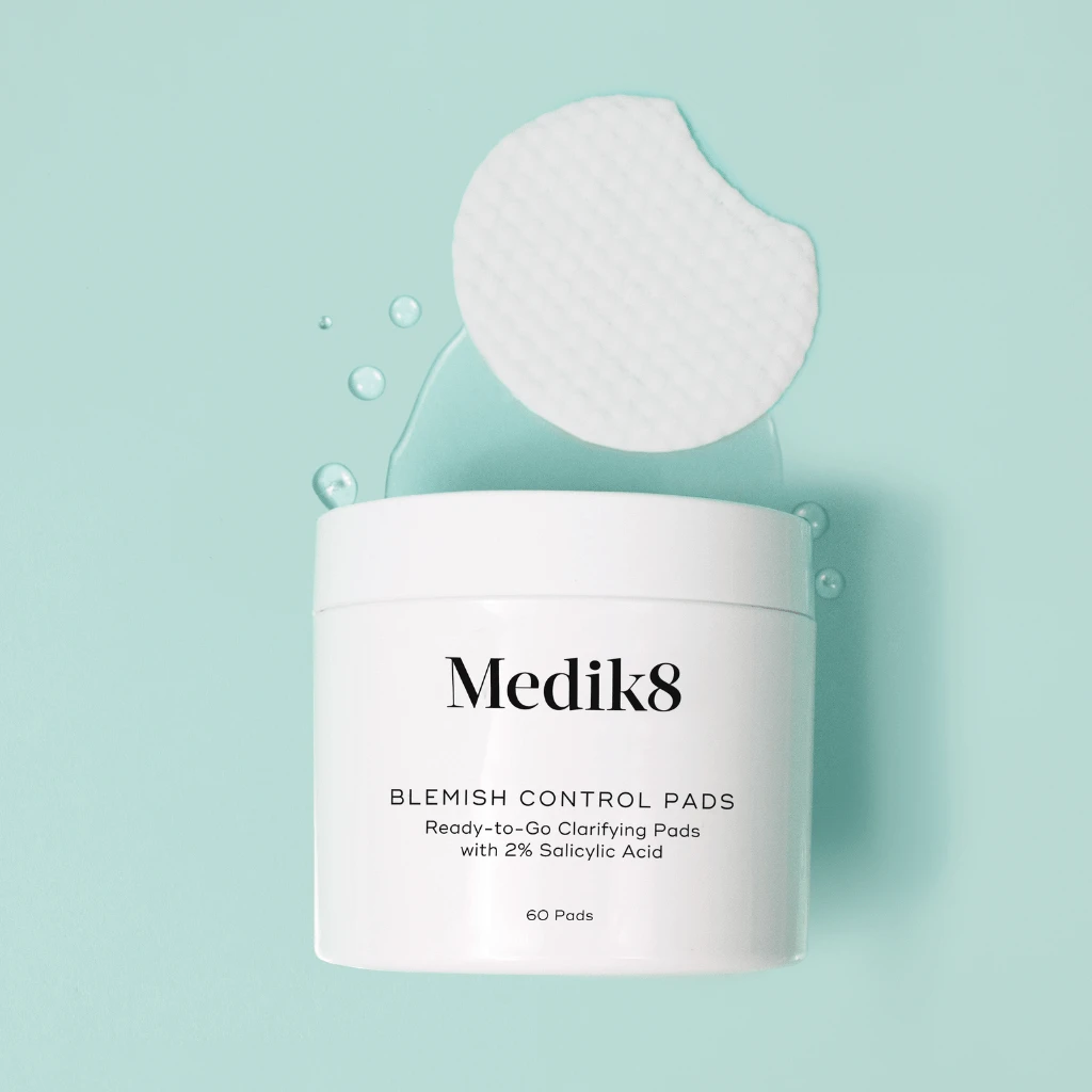 Medik8 Blemish Control Pads - 60 Pads 2 Medik8 Blemish Control Pads - 60 Pads - Image 2