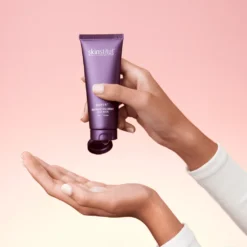 Skinstitut EXPERT Revitalise Hyaluronic Jelly Mask 75ml -Sigma Store Skinstitut EXPERT Revitalise Hyaluronic Jelly Mask 75ml lifestyle texture