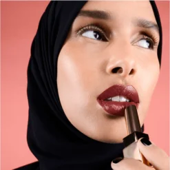 Yves Saint Laurent Rouge Pur Couture The Bold Lipstick -Sigma Store Yves Saint Laurent Rouge Pur Couture THE BOLD 060 model