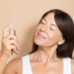 Jane Iredale Balance Antioxidant Facial Spritz -Sigma Store janeiredale balanceantioxidantfacialspritz 06042018 0018